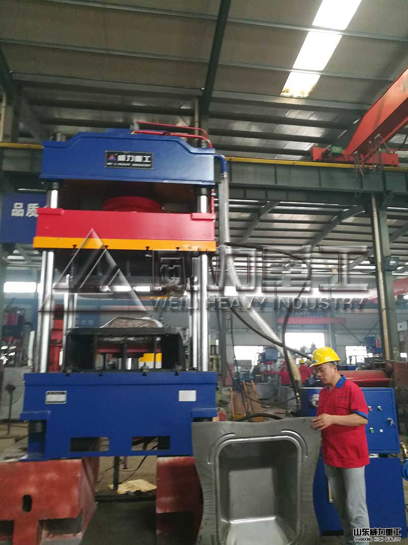 500噸灰斗車液壓機