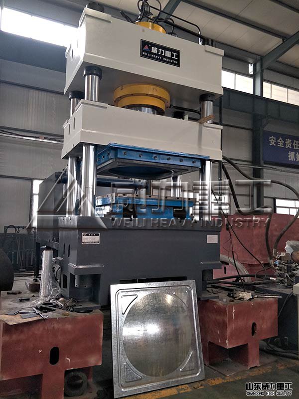 400噸不銹鋼水箱成型液壓機