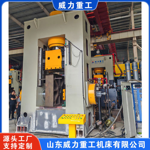 四向鍛造液壓機（800噸+500噸+500噸+200噸）