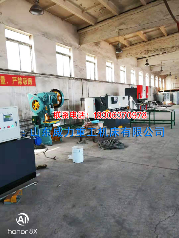 沈陽不銹鋼水箱成型液壓機客戶現場