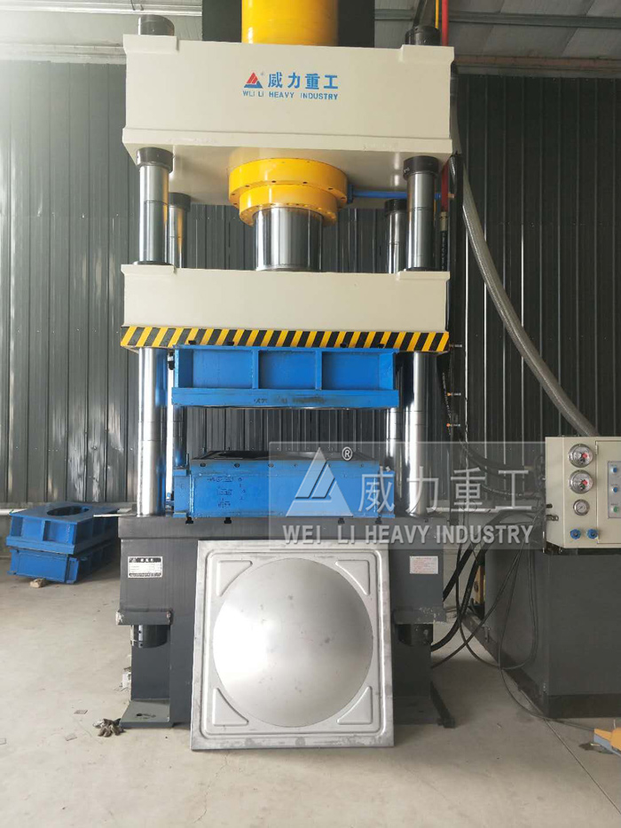 加工不銹鋼水箱專用四柱液壓機