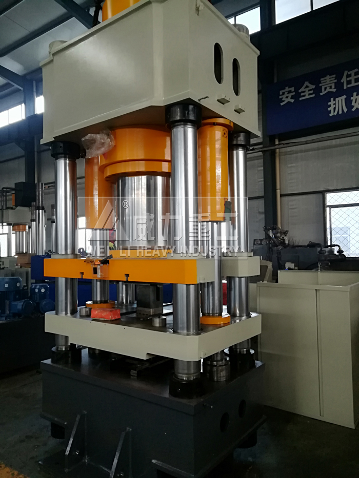 山東威力重工陶瓷塊成型機