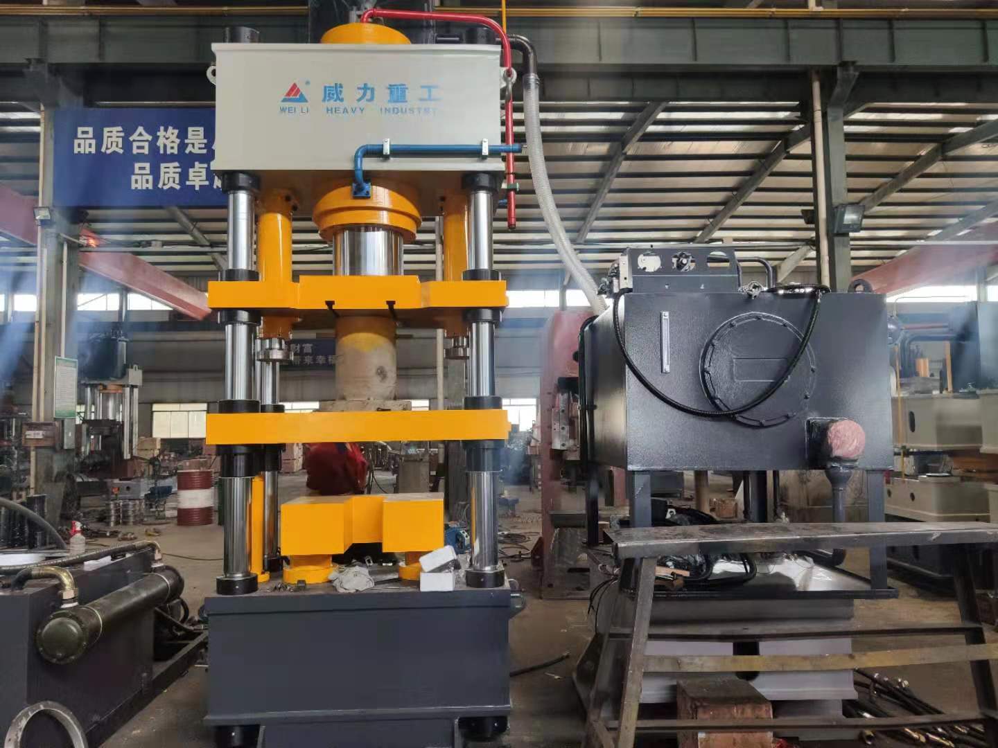 山東威力重工陶瓷液壓機型號齊全